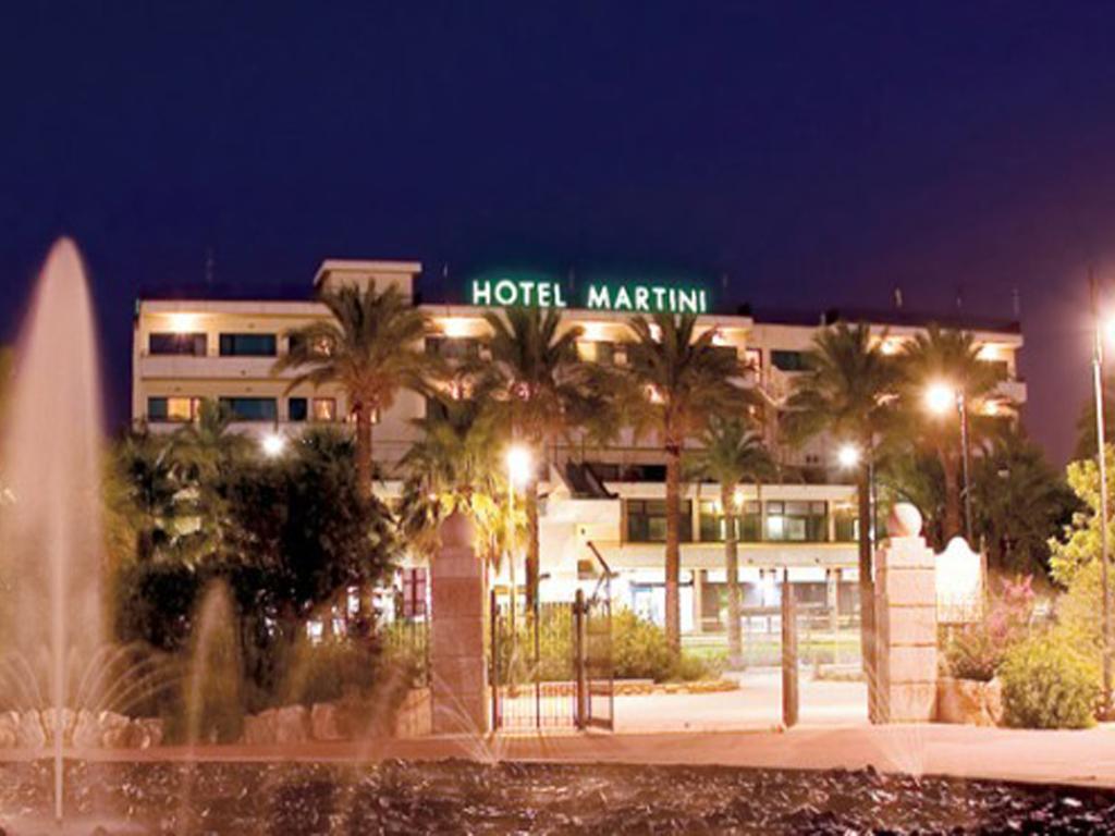 Hotel Martini Olbia Bagian luar foto